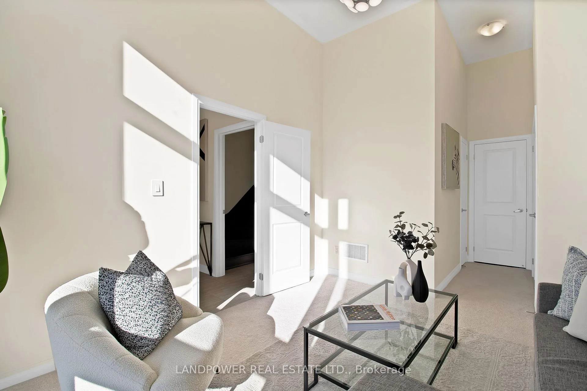Photo 7 of 30 Lord Melborne Street, Markham, Victoria Square — HOMEH