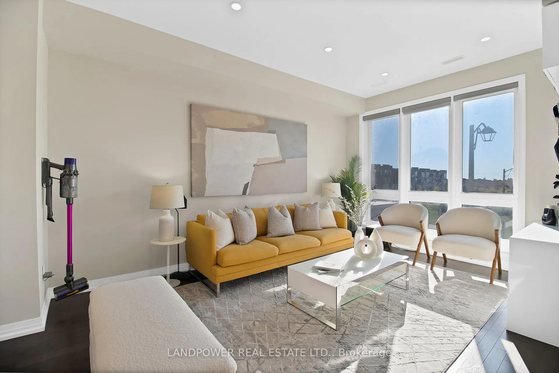 Photo 10 of 30 Lord Melborne Street, Markham, Victoria Square — HOMEH
