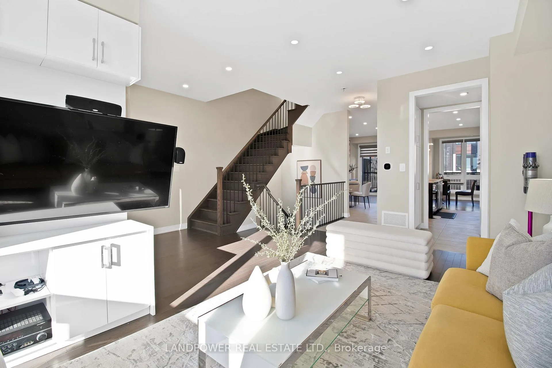 Photo 14 of 30 Lord Melborne Street, Markham, Victoria Square — HOMEH