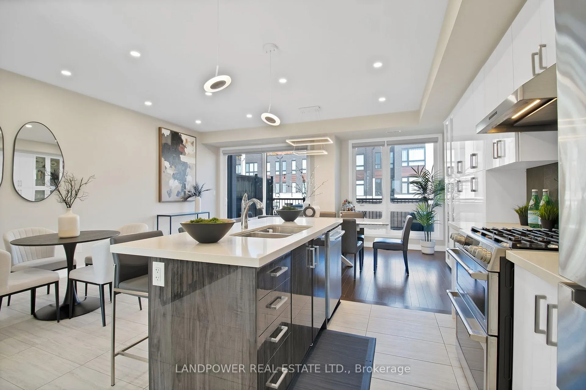 Photo 24 of 30 Lord Melborne Street, Markham, Victoria Square — HOMEH