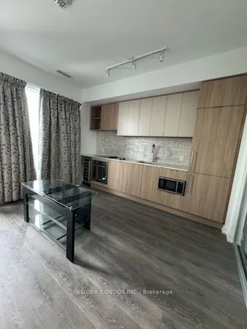 Front of Unit 1209, 2020 Bathurst Street