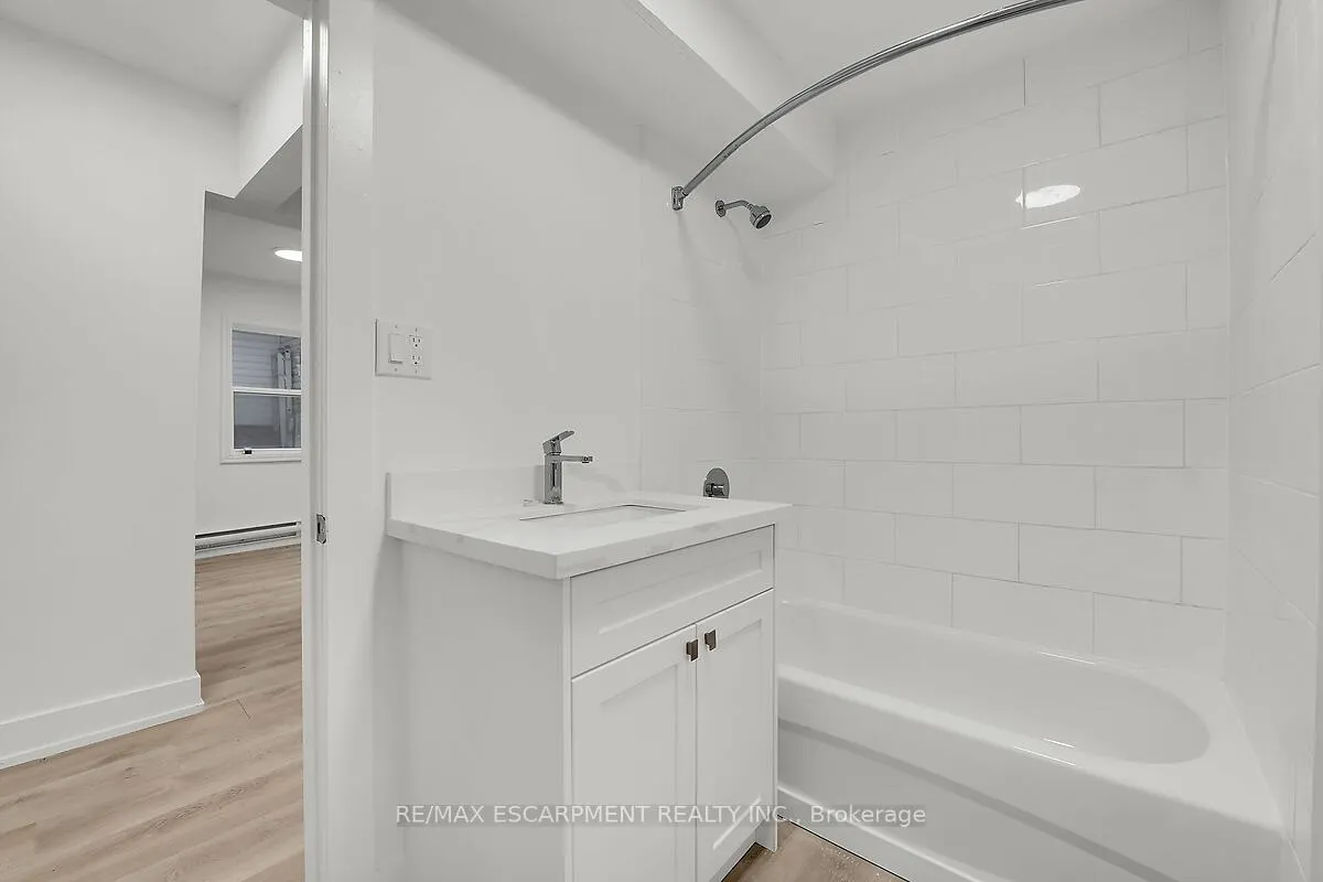 Photo 15 of 34 Rykert Street, St. Catharines, Western Hill — HOMEH