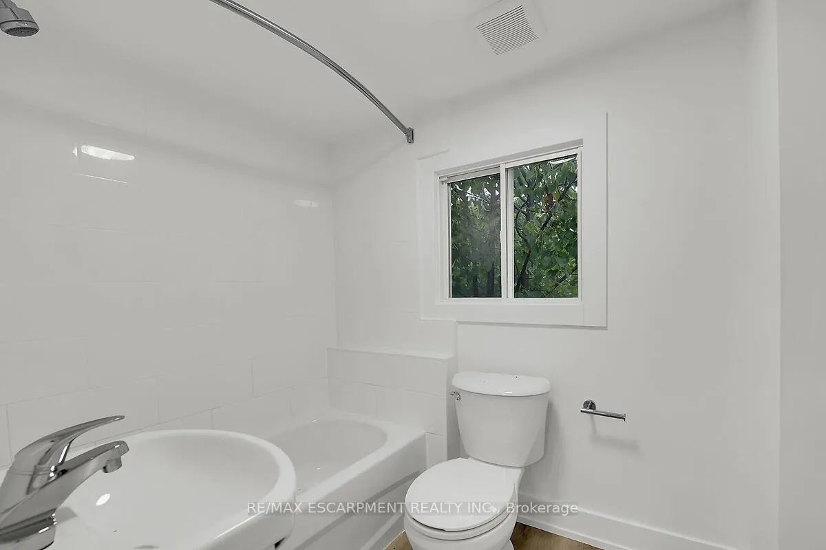 Photo 24 of 34 Rykert Street, St. Catharines, Western Hill — HOMEH