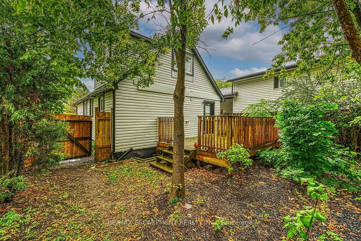 Photo 32 of 34 Rykert Street, St. Catharines, Western Hill — HOMEH