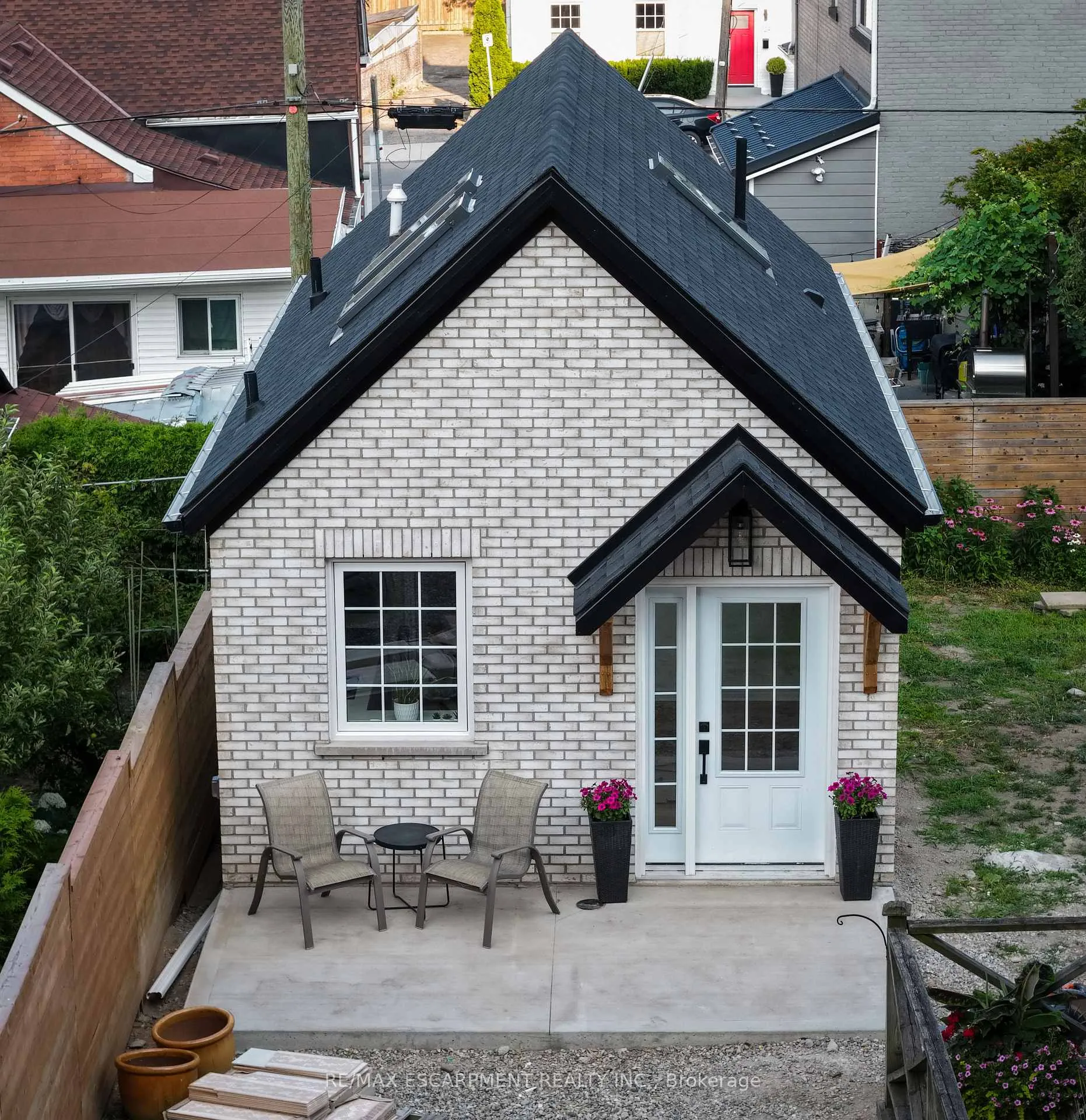 Photo 1 of Unit R, 22 Inchbury Road, Hamilton, Strathcona — HOMEH