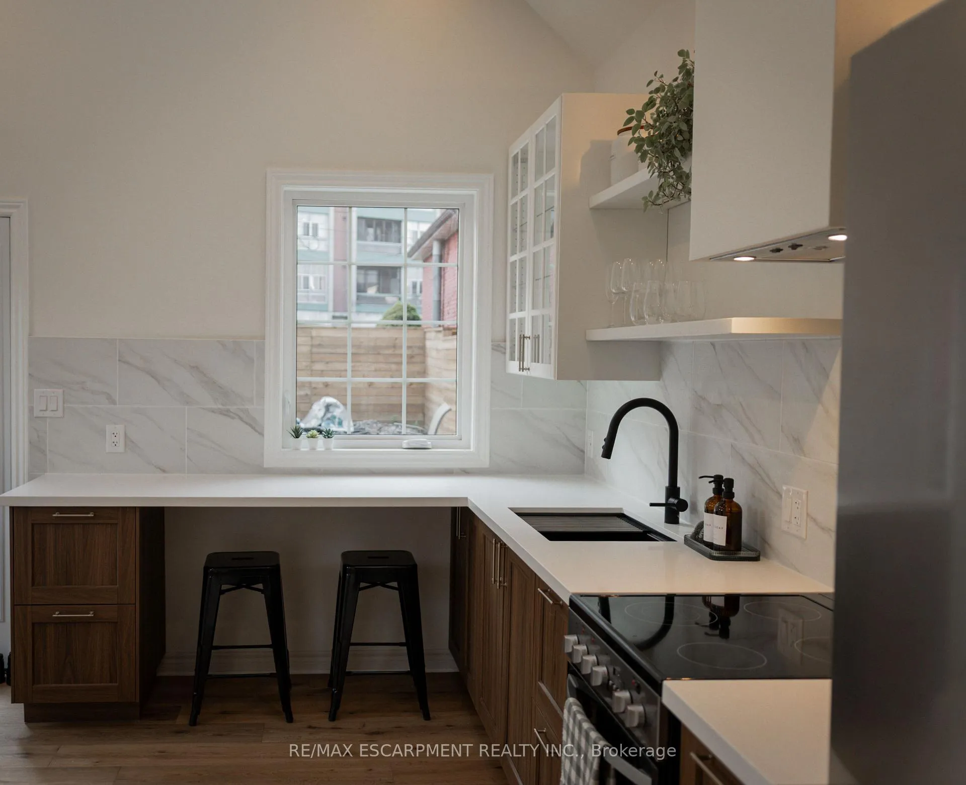 Photo 4 of Unit R, 22 Inchbury Road, Hamilton, Strathcona — HOMEH