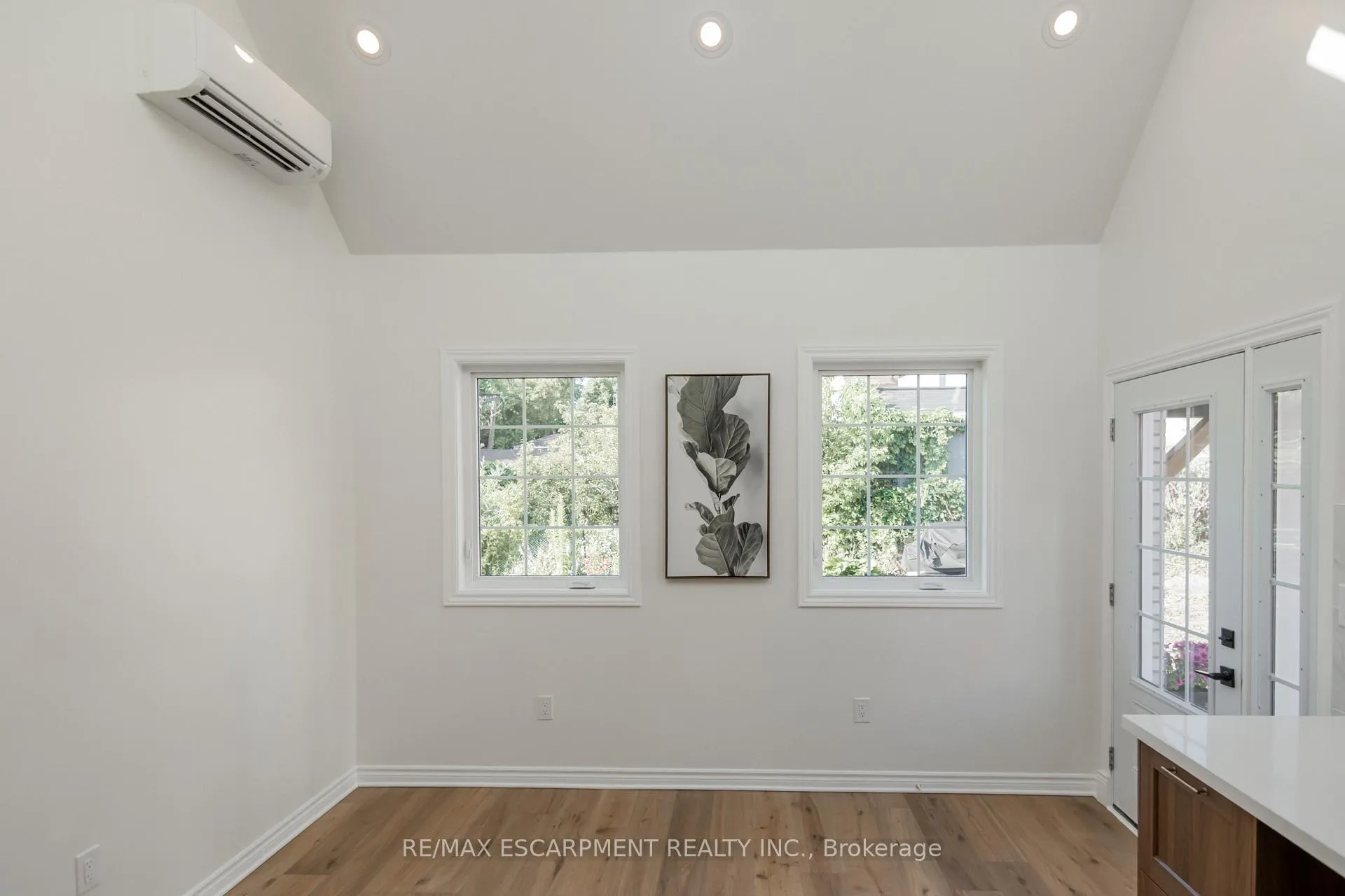 Photo 6 of Unit R, 22 Inchbury Road, Hamilton, Strathcona — HOMEH
