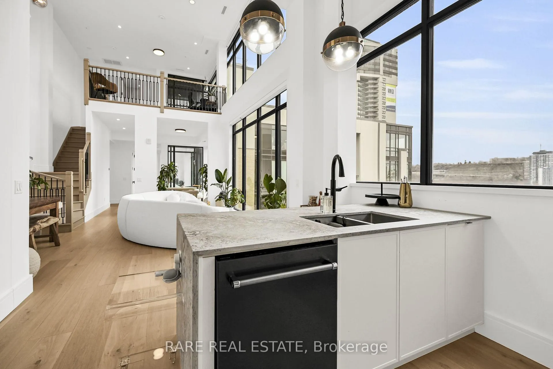 Photo 3 of Unit PH07, 118 King Street E, Hamilton, Beasley — HOMEH