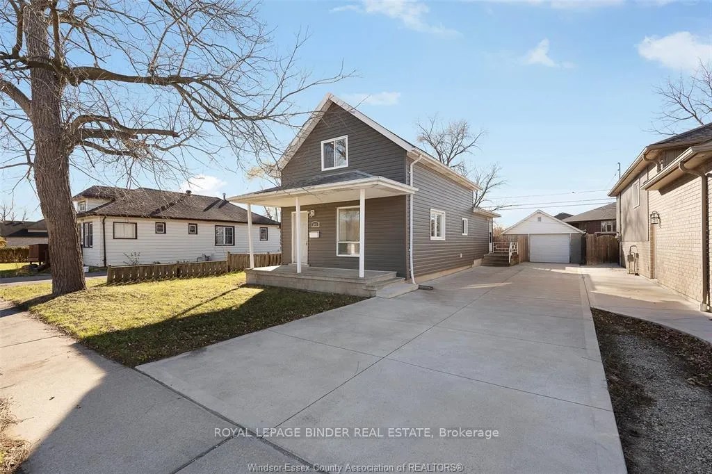 Photo 3 of 2065 Dominion Boulevard W, Windsor — HOMEH