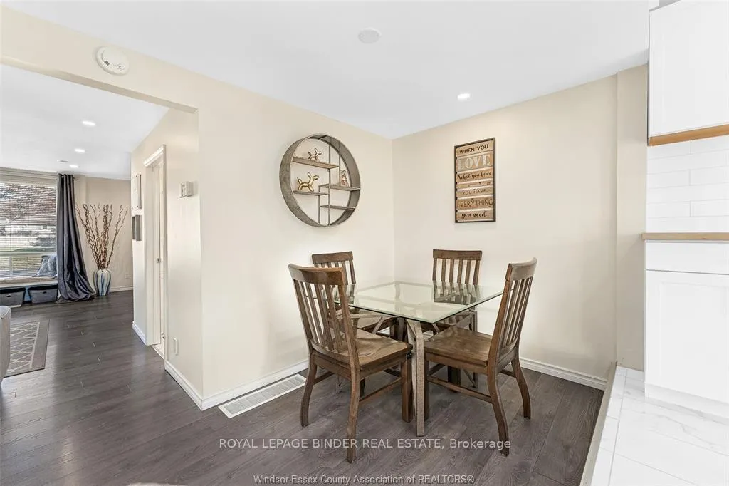 Photo 8 of 2065 Dominion Boulevard W, Windsor — HOMEH