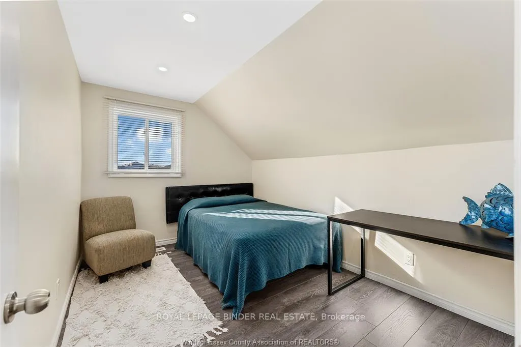 Photo 15 of 2065 Dominion Boulevard W, Windsor — HOMEH