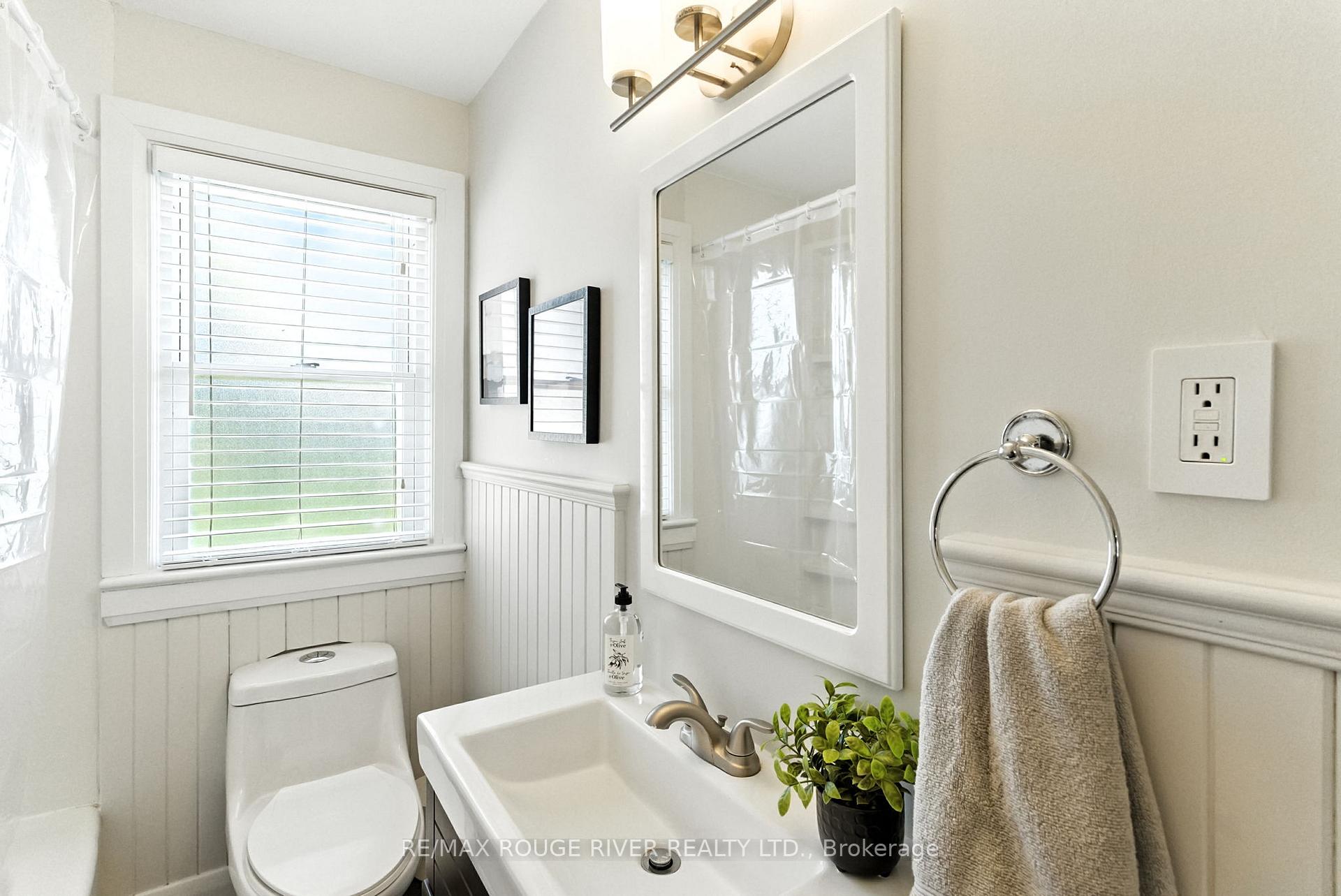 Photo 22 of 39 Southway Drive, Clarington, Bowmanville — HOMEH