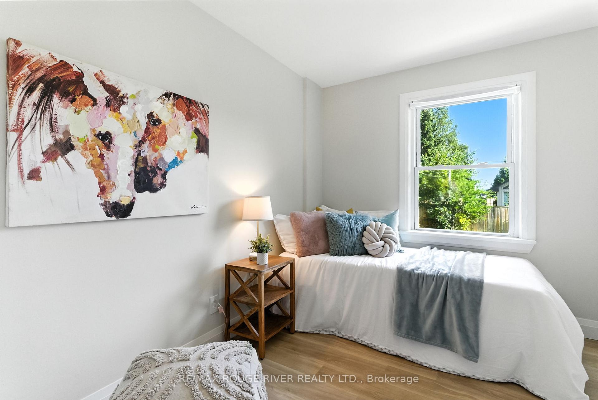 Photo 23 of 39 Southway Drive, Clarington, Bowmanville — HOMEH