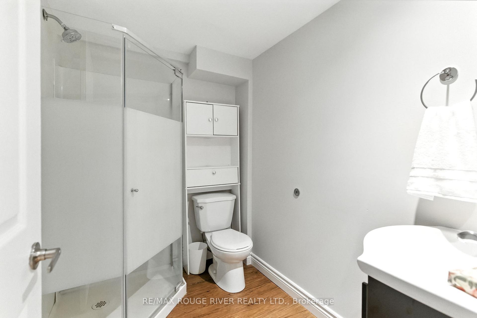 Photo 35 of 39 Southway Drive, Clarington, Bowmanville — HOMEH