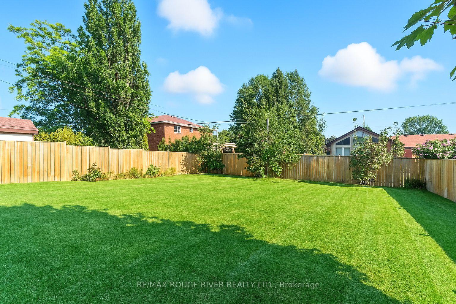 Photo 41 of 39 Southway Drive, Clarington, Bowmanville — HOMEH