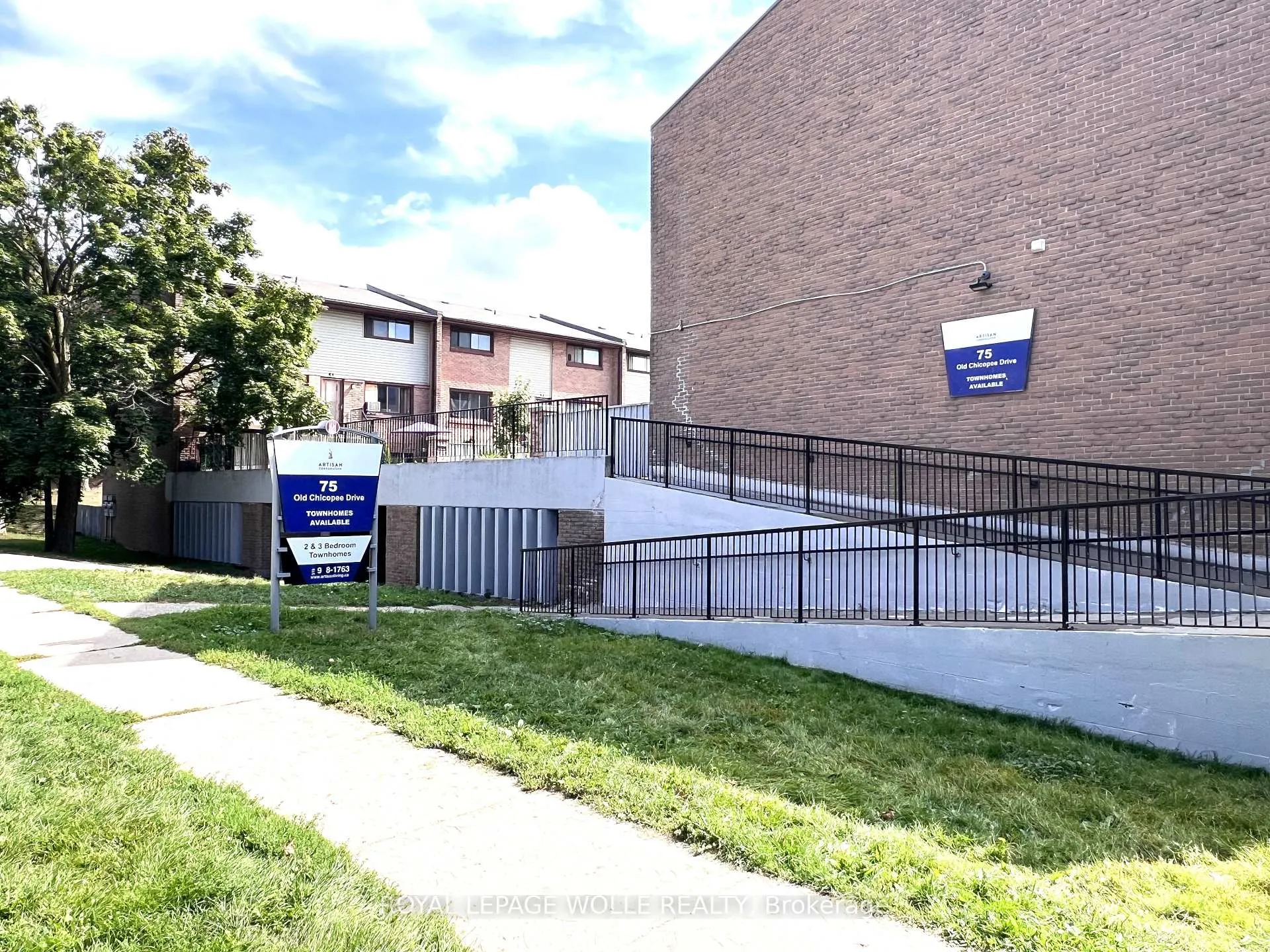 Photo 3 of Unit 62, 75 Old Chicopee Drive, Kitchener — HOMEH