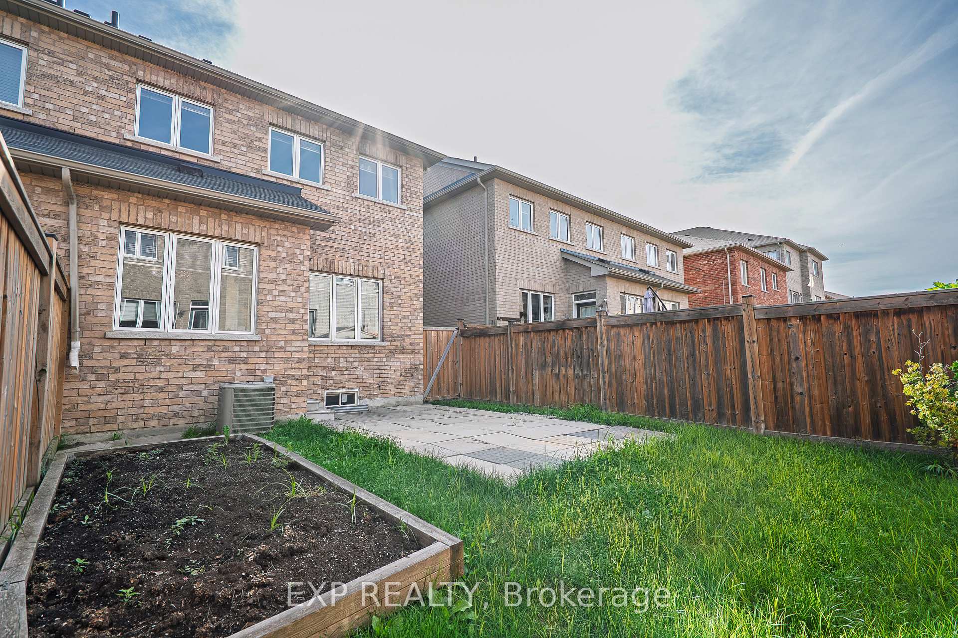 Photo 45 of 16 Blackberry Valley Crescent, Caledon, Rural Caledon — HOMEH