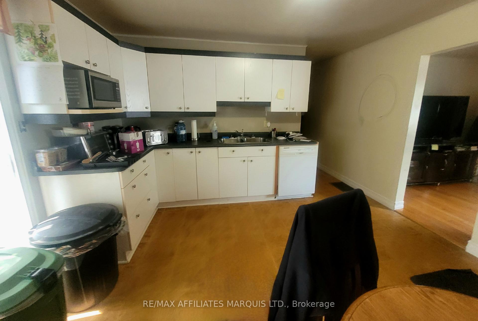 Photo 3 of 264 Twelfth Street W, Cornwall — HOMEH