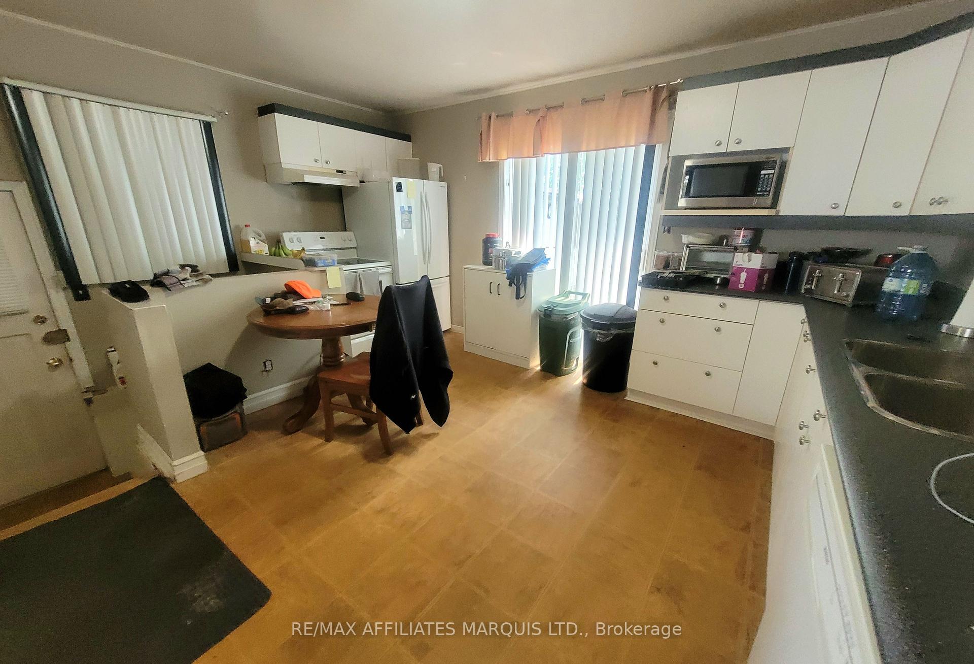 Photo 4 of 264 Twelfth Street W, Cornwall — HOMEH