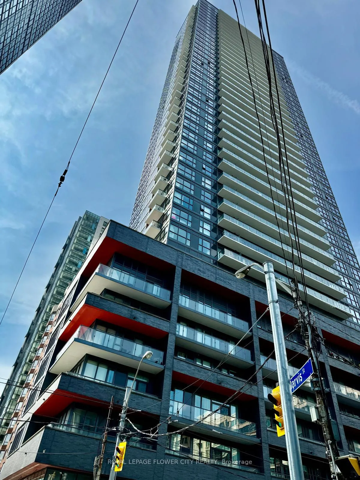 Front of Unit 4206, 159 Dundas Street