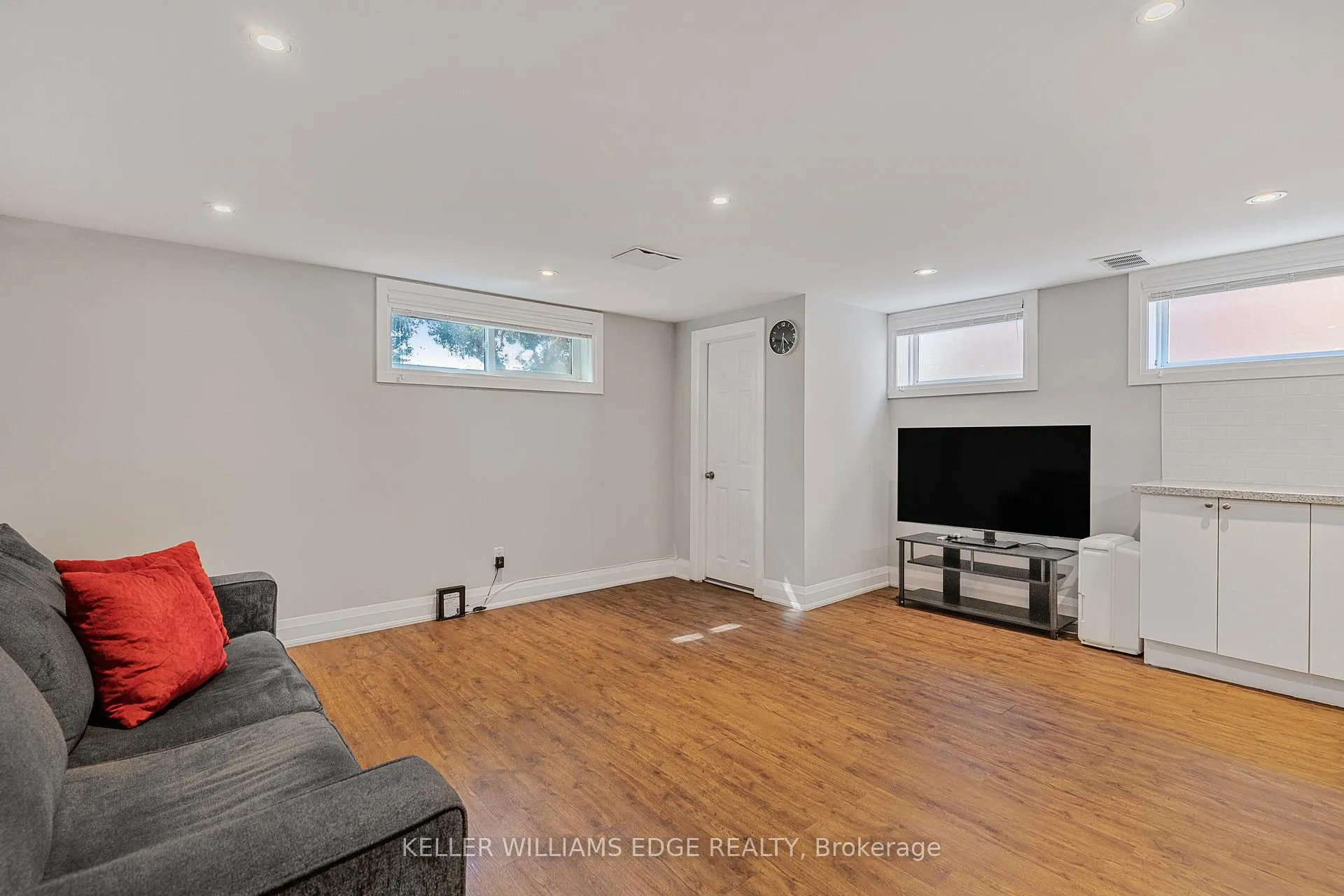 Photo 4 of Unit Lower, 125 Warren Avenue, Hamilton, Balfour — HOMEH