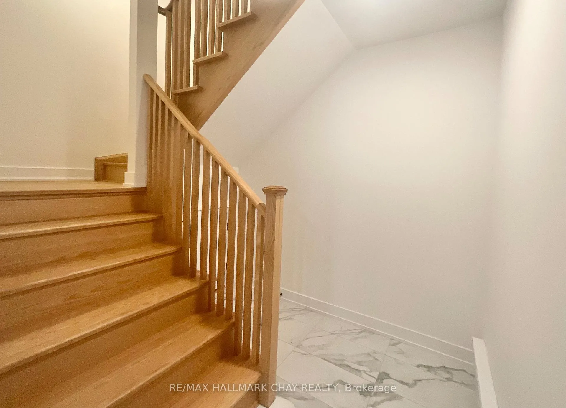 Photo 20 of Unit #3, 14 Wagon Lane, Barrie, Rural Barrie Southeast — HOMEH