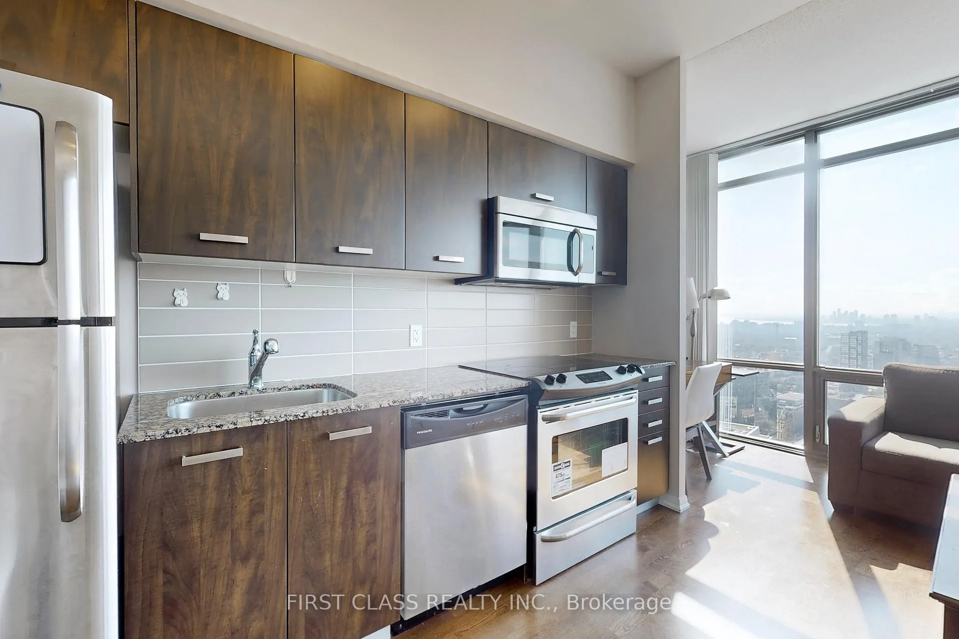 Photo 9 of Unit 4102, 832 Bay Street, Toronto, Bay Street Corridor — HOMEH