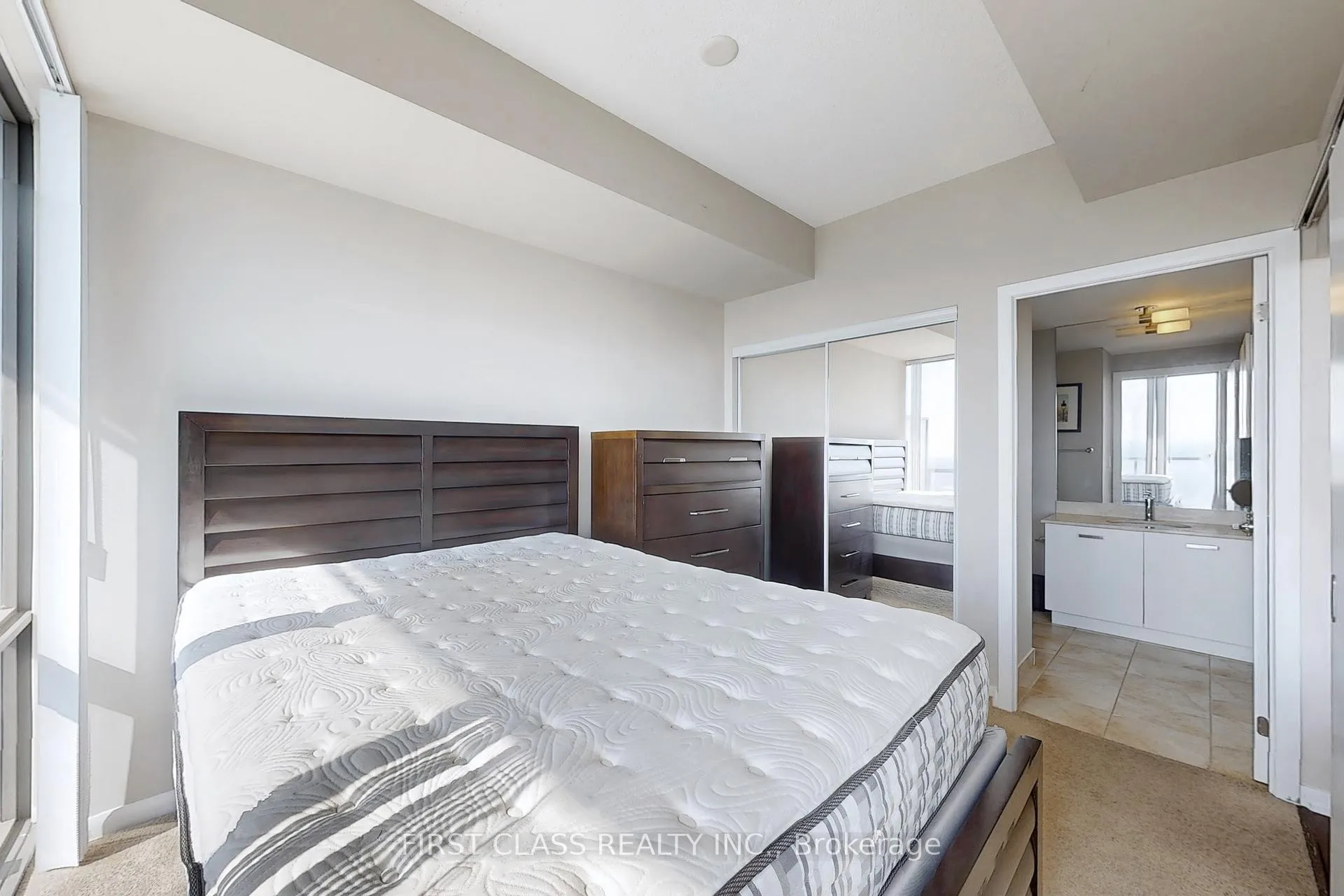 Photo 11 of Unit 4102, 832 Bay Street, Toronto, Bay Street Corridor — HOMEH