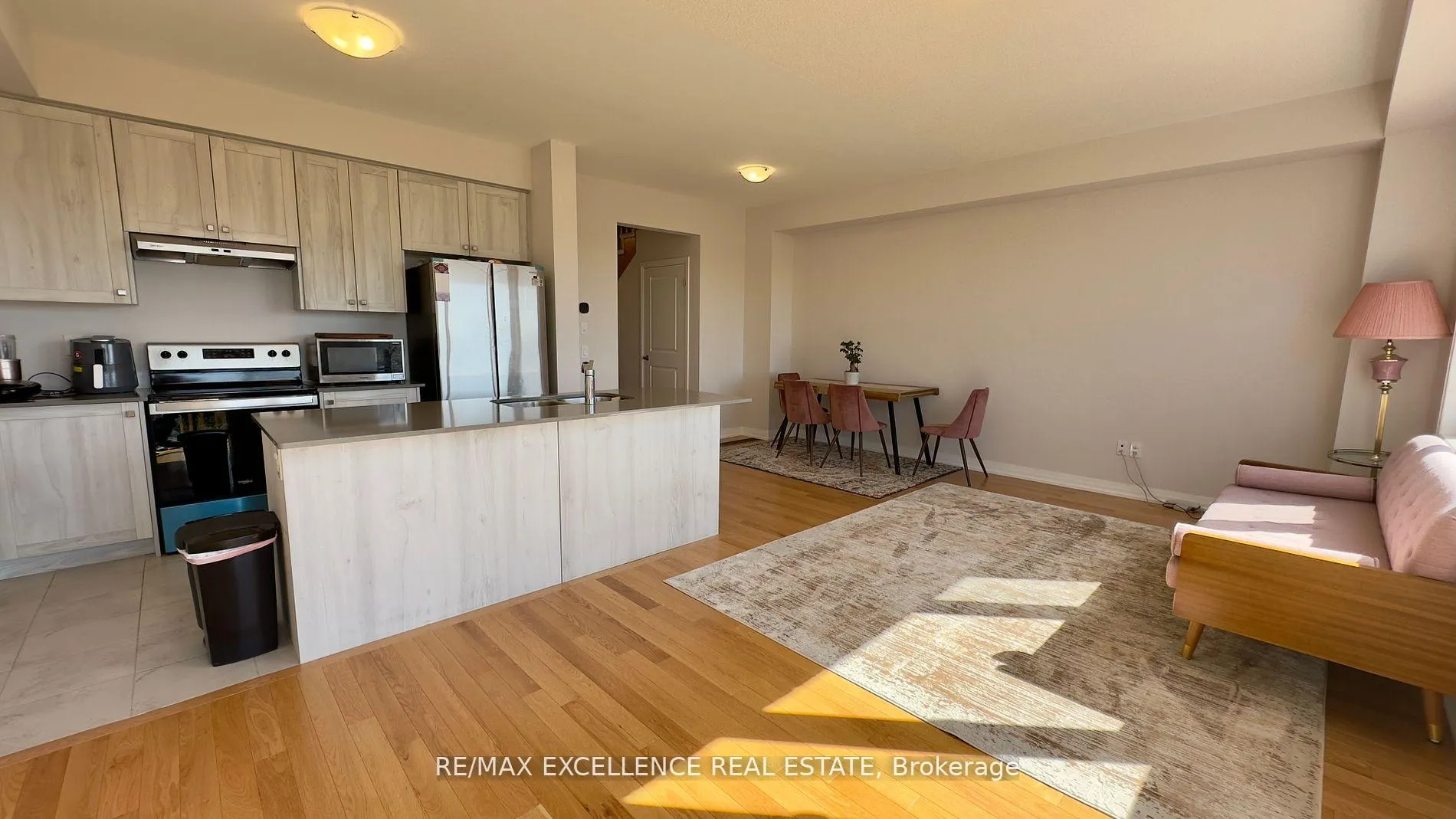 Photo 4 of 136 Freedom Crescent, Hamilton, Mount Hope — HOMEH
