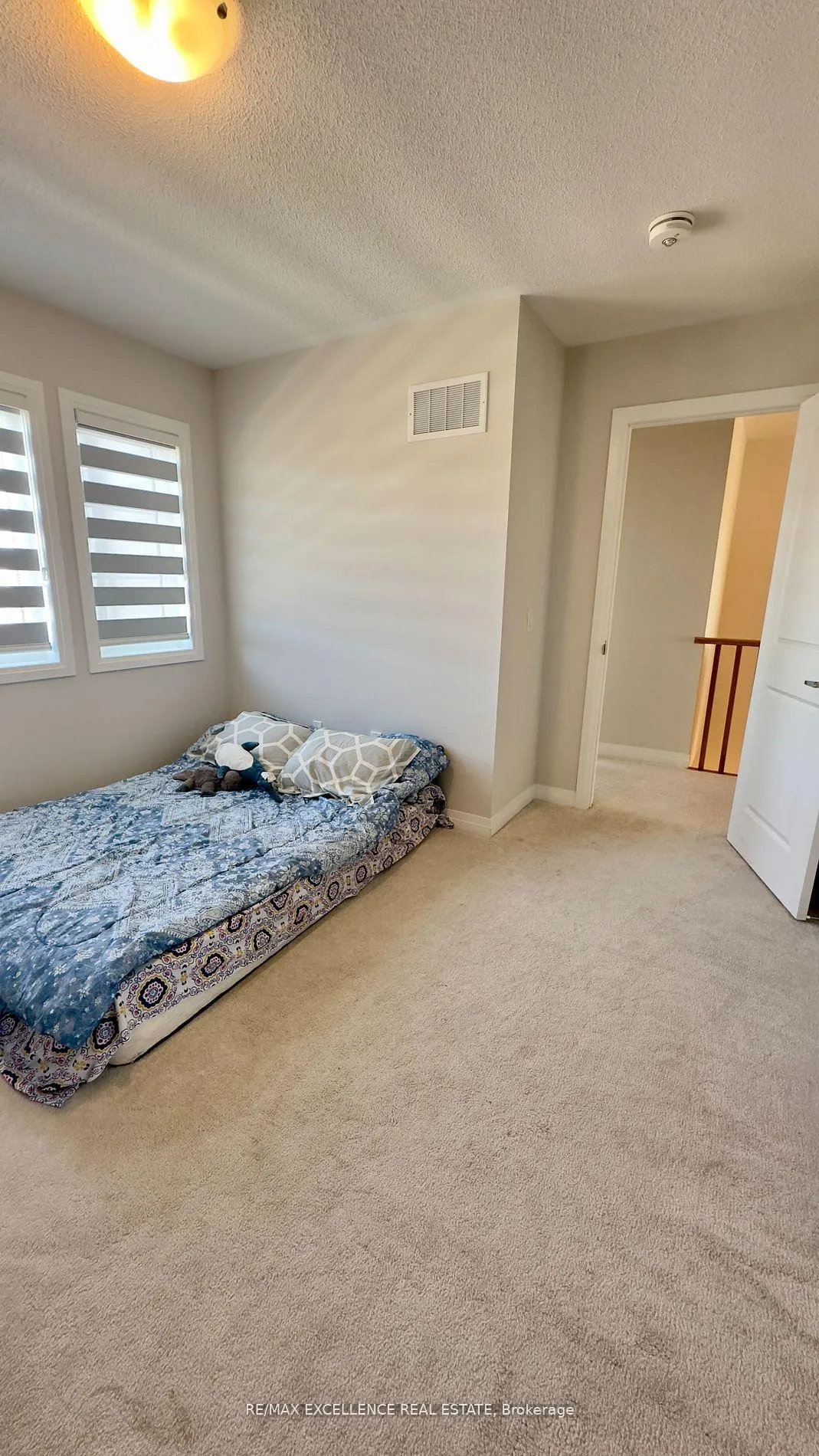 Photo 10 of 136 Freedom Crescent, Hamilton, Mount Hope — HOMEH
