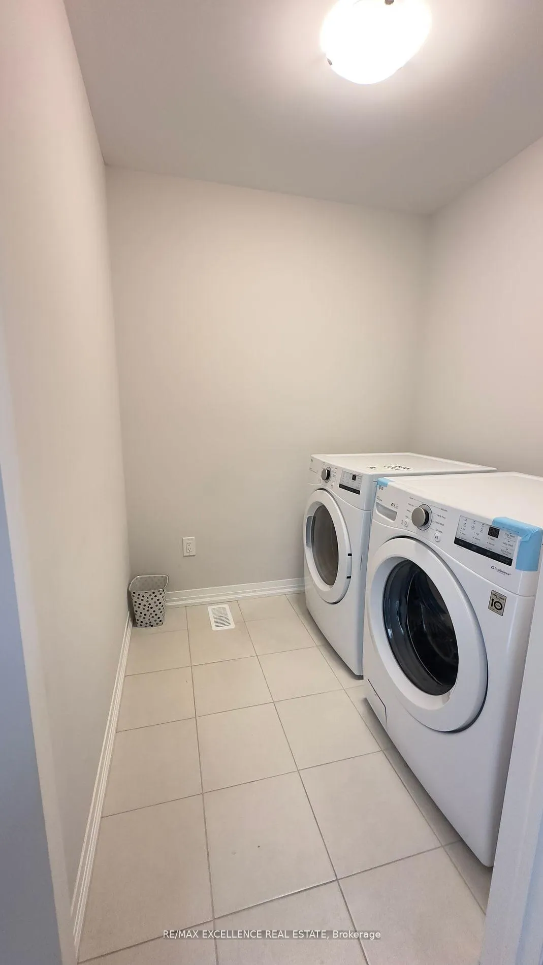 Photo 17 of 136 Freedom Crescent, Hamilton, Mount Hope — HOMEH