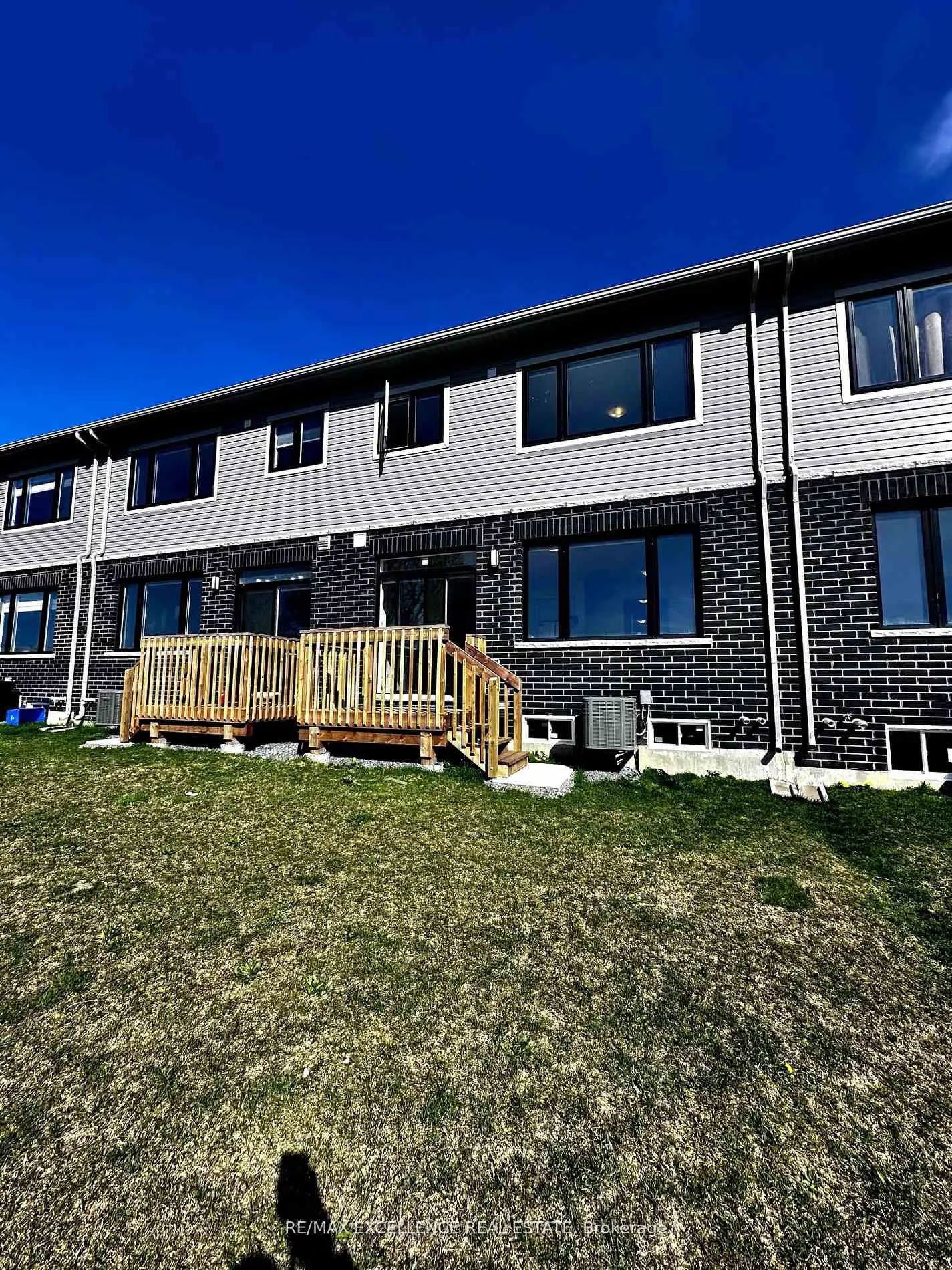 Photo 18 of 136 Freedom Crescent, Hamilton, Mount Hope — HOMEH