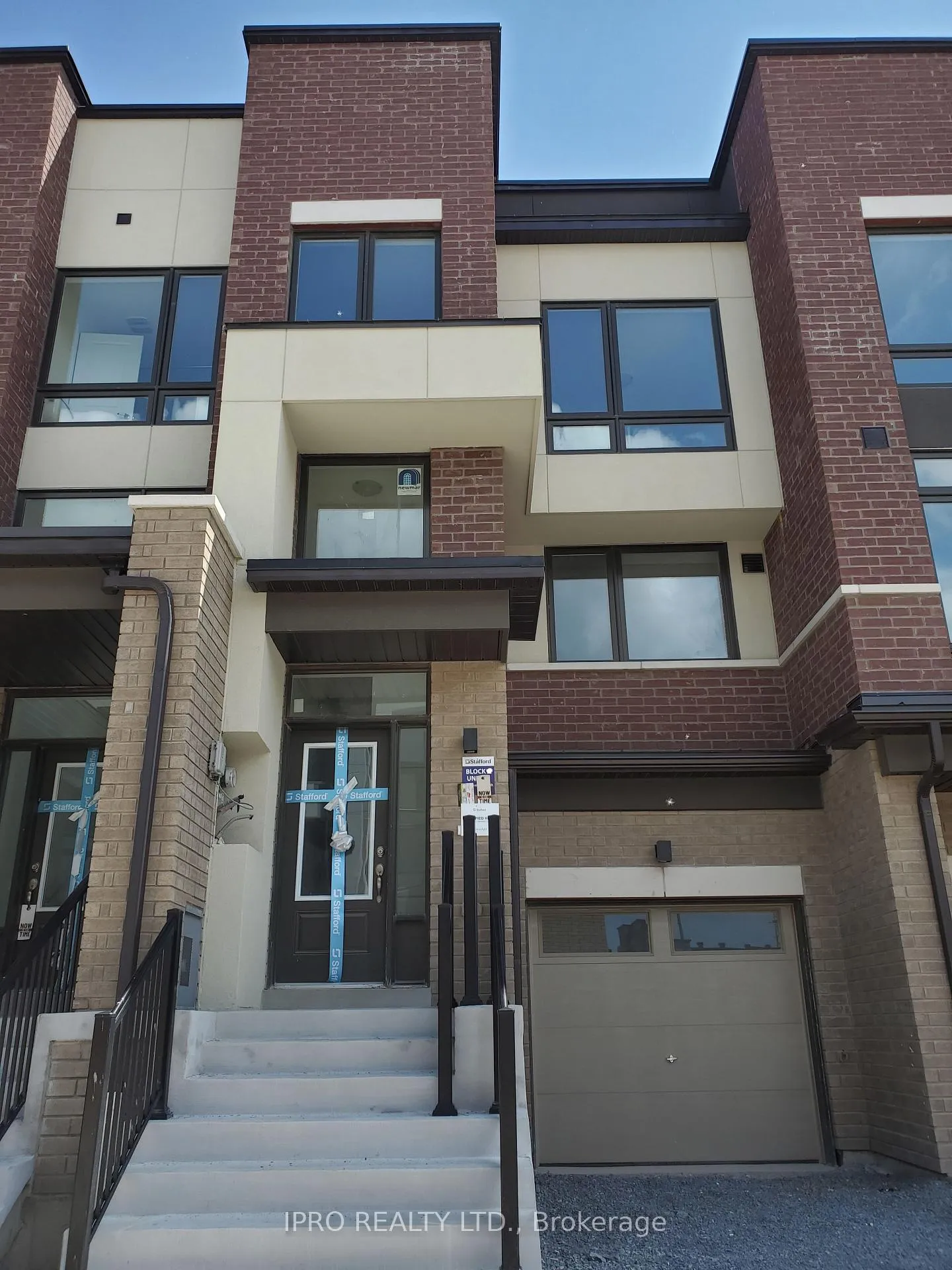 Photo 1 of Unit 033, 797 Heathrow Path, Oshawa, Samac — HOMEH