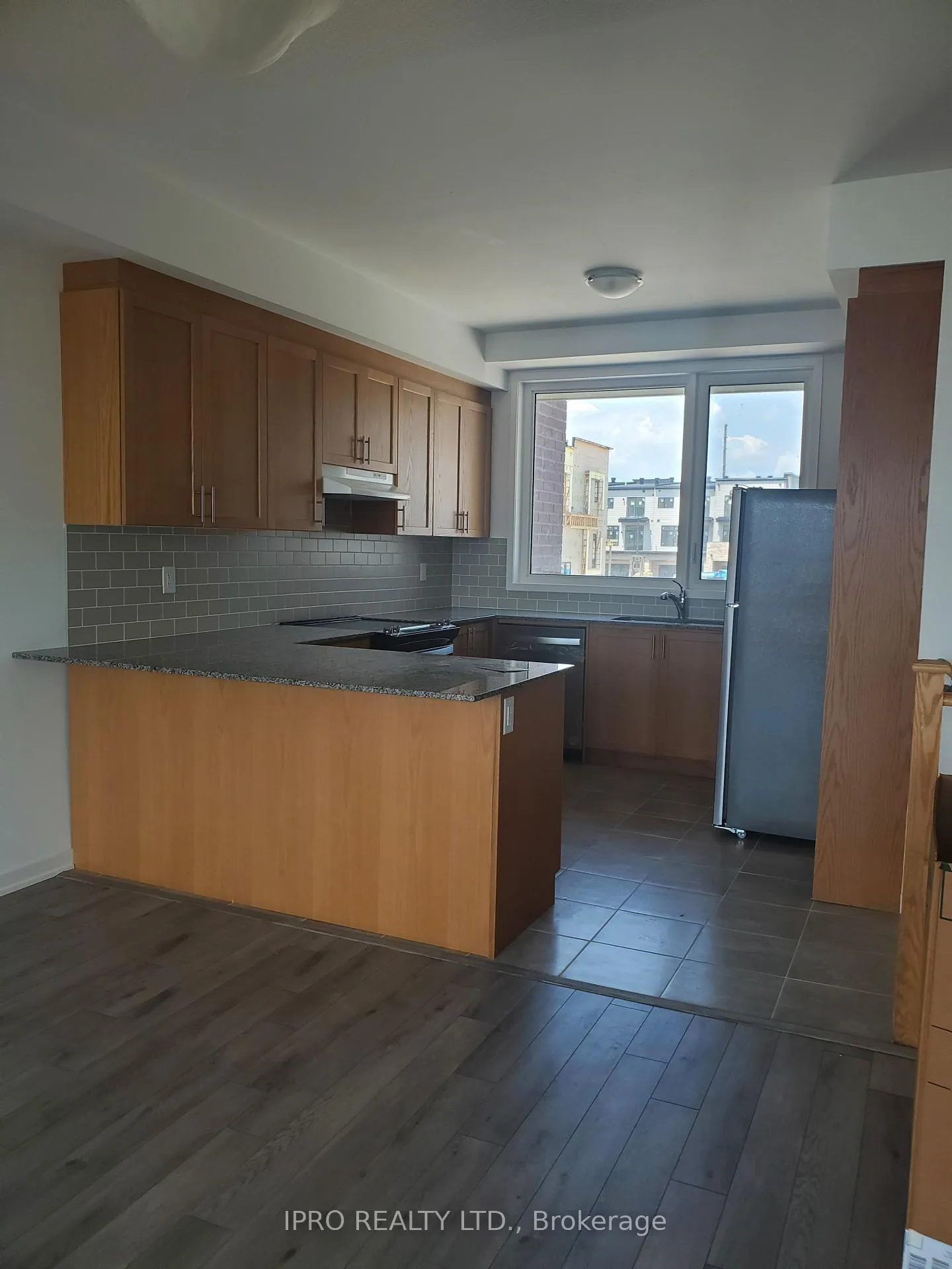 Photo 2 of Unit 033, 797 Heathrow Path, Oshawa, Samac — HOMEH