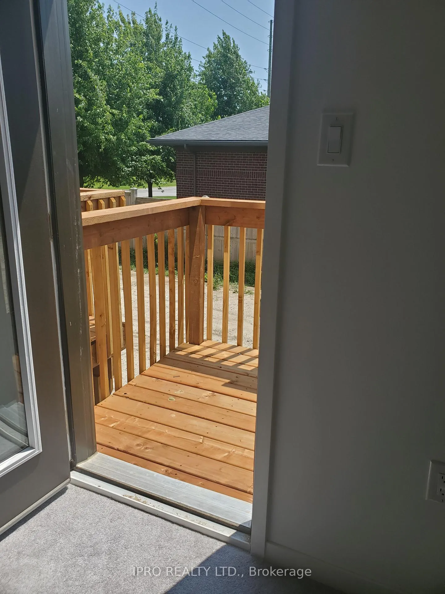 Photo 6 of Unit 033, 797 Heathrow Path, Oshawa, Samac — HOMEH