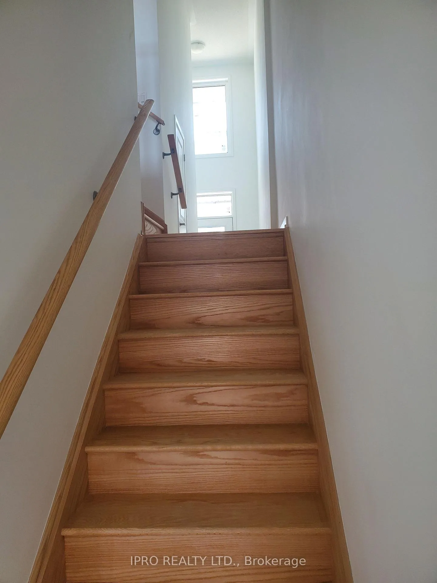 Photo 7 of Unit 033, 797 Heathrow Path, Oshawa, Samac — HOMEH