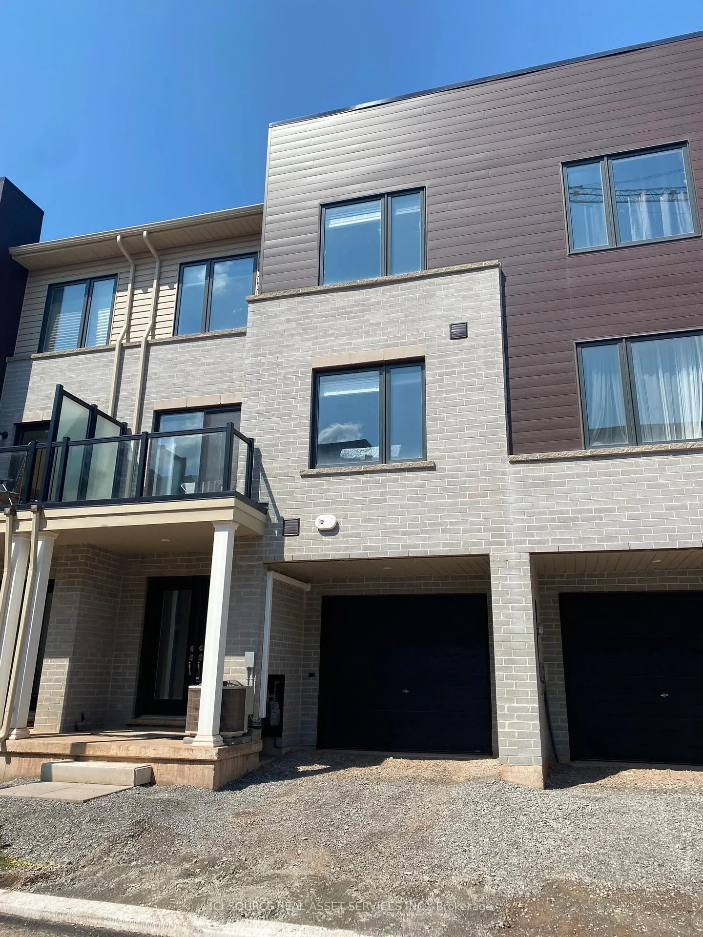 Photo 1 of 28 Dryden Lane, Hamilton, McQuesten — HOMEH