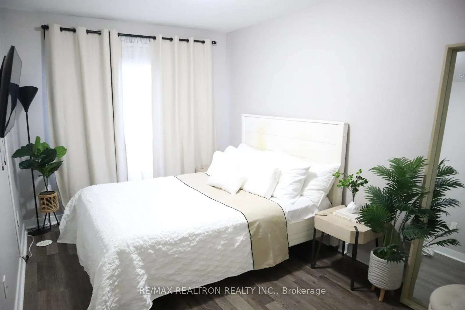 Photo 5 of Unit 104, 1555 Kingston Road, Pickering, Town Centre — HOMEH