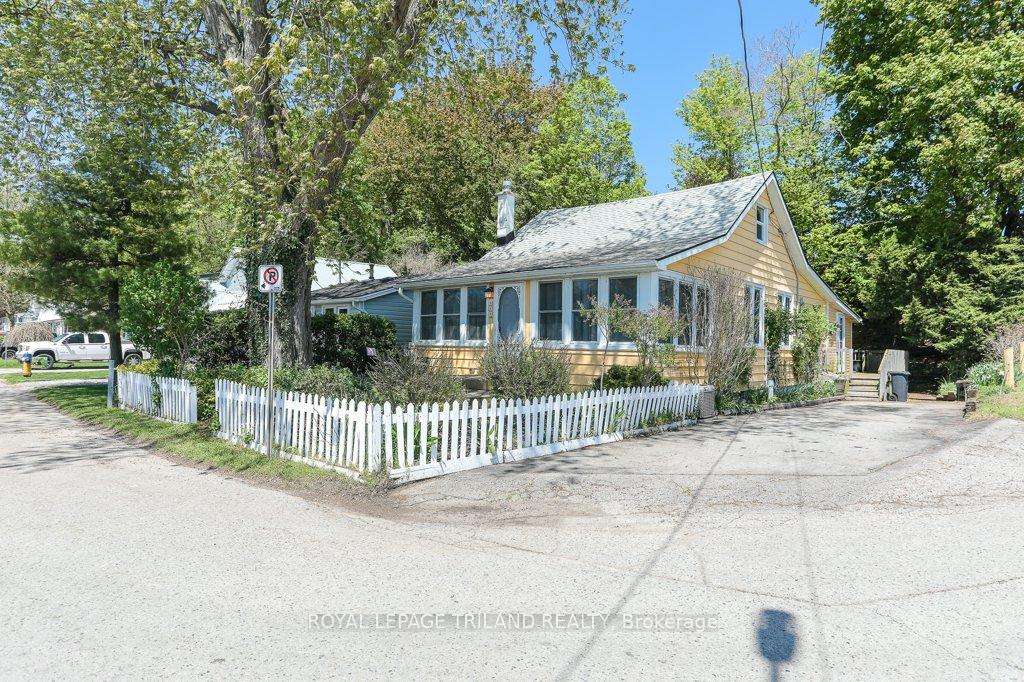 Photo 3 of 333 First Street, Central Elgin, Port Stanley — HOMEH