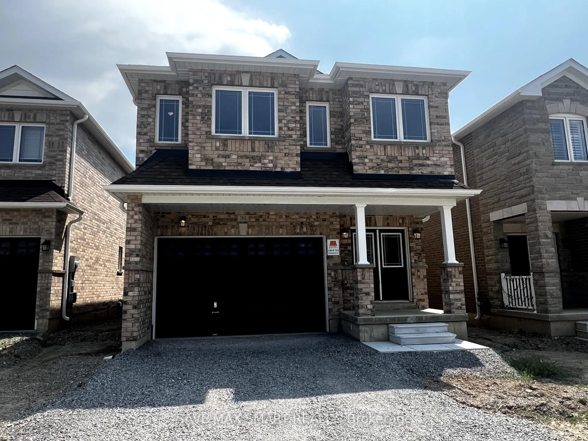 Photo 2 of 36 Huntsworth Avenue, Thorold, Thorold Downtown — HOMEH
