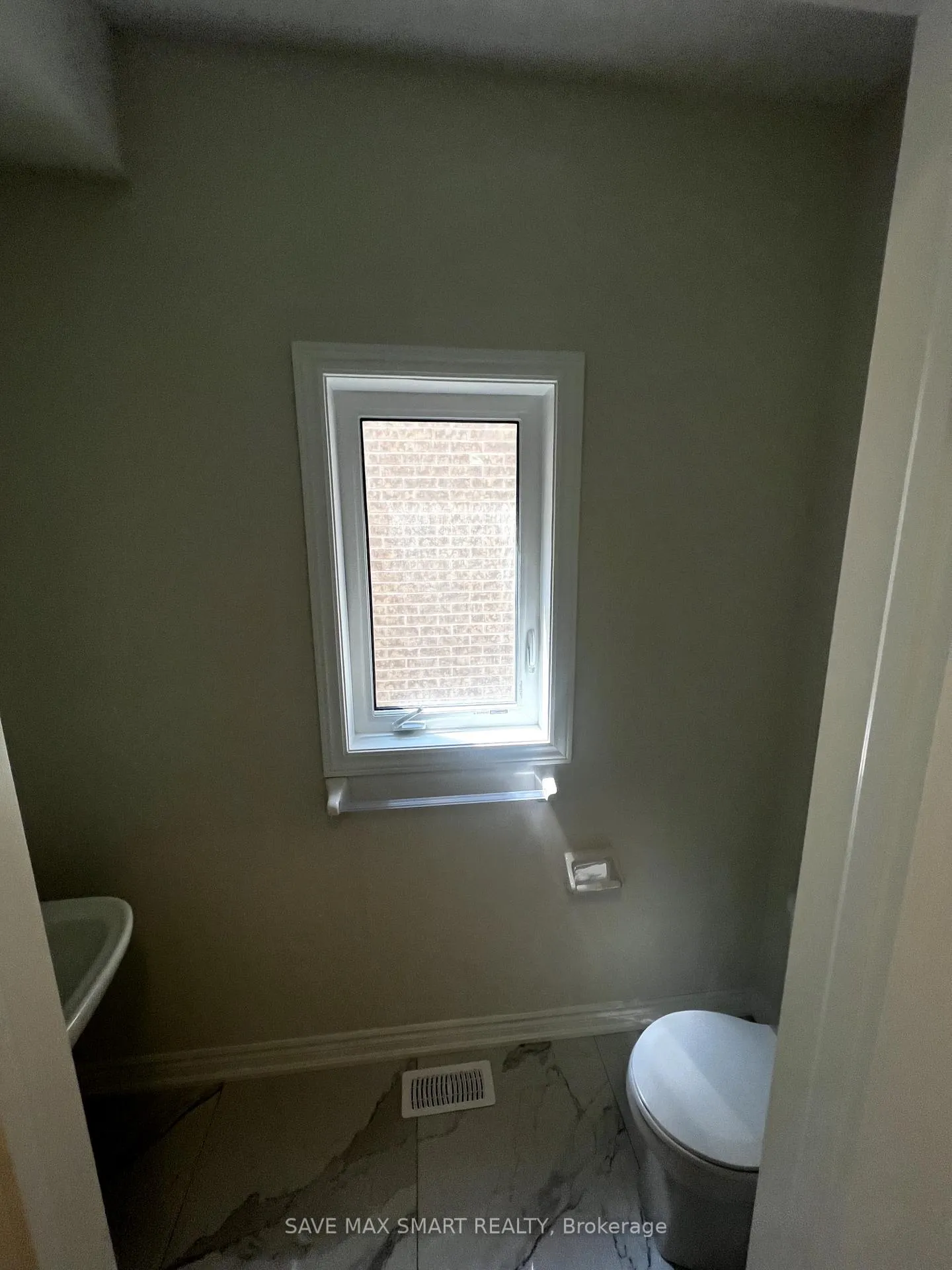 Photo 5 of 36 Huntsworth Avenue, Thorold, Thorold Downtown — HOMEH