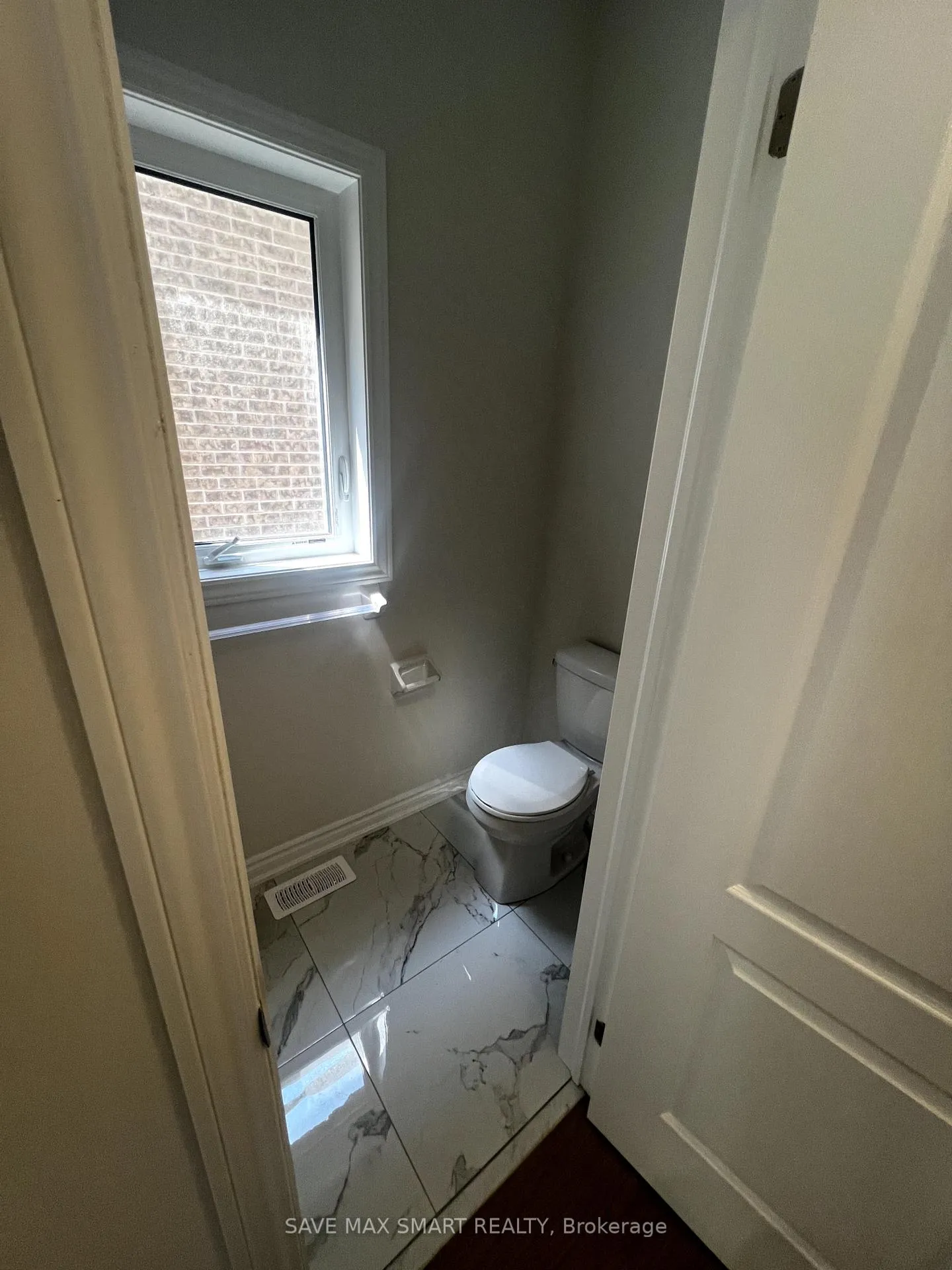 Photo 6 of 36 Huntsworth Avenue, Thorold, Thorold Downtown — HOMEH