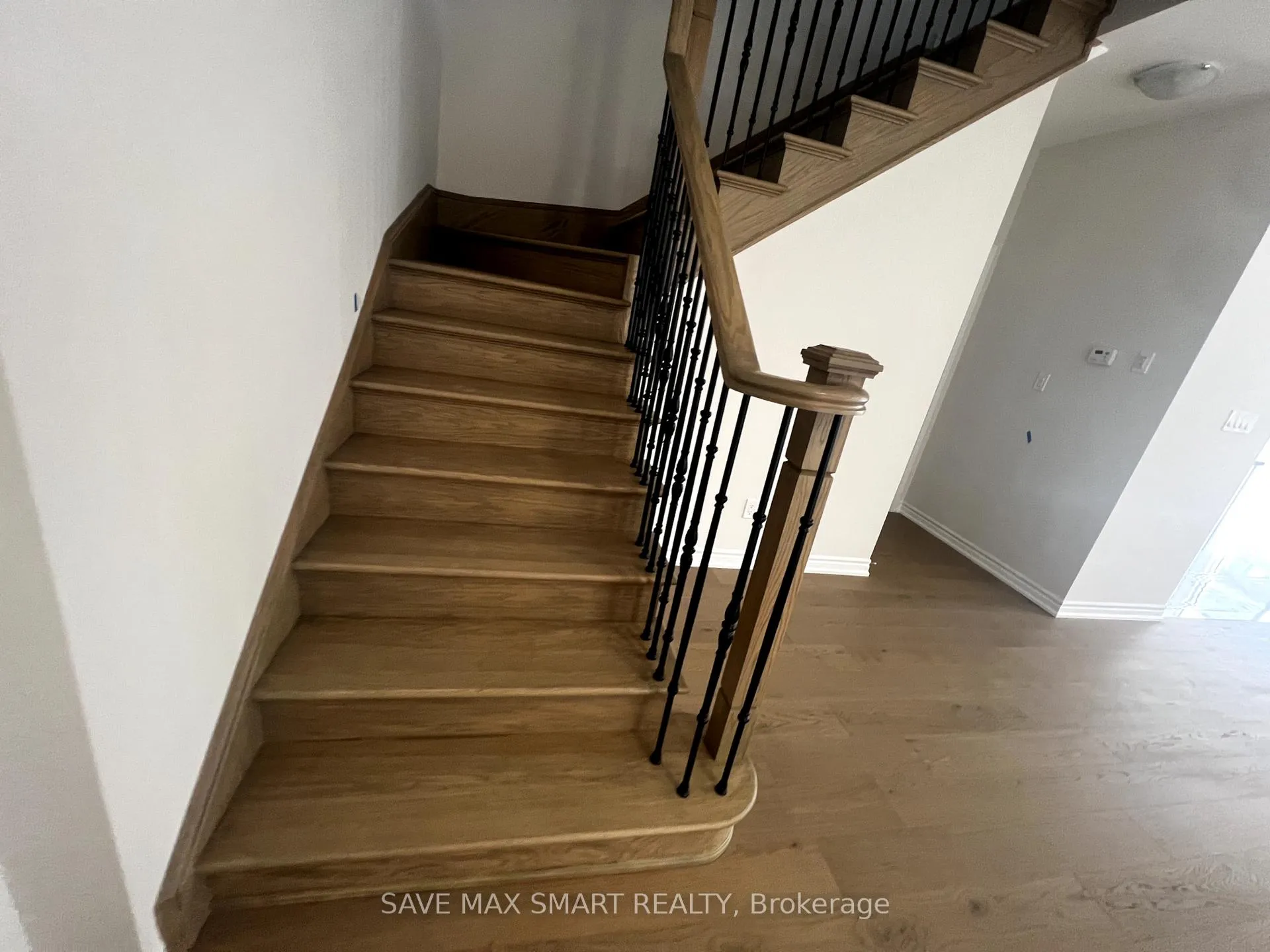 Photo 11 of 36 Huntsworth Avenue, Thorold, Thorold Downtown — HOMEH