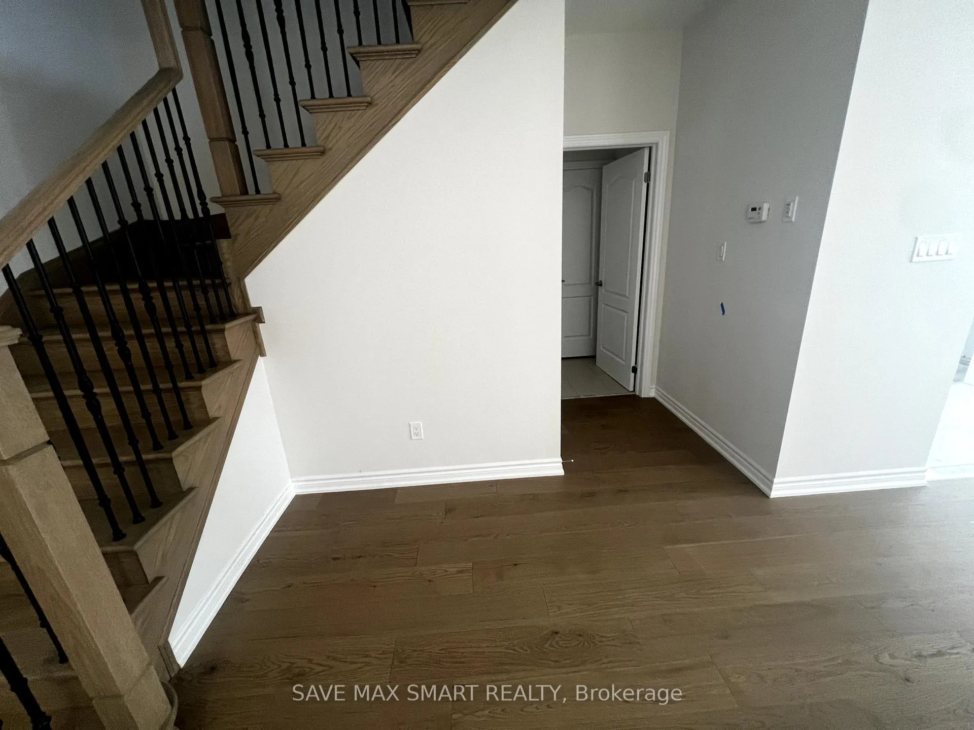 Photo 12 of 36 Huntsworth Avenue, Thorold, Thorold Downtown — HOMEH