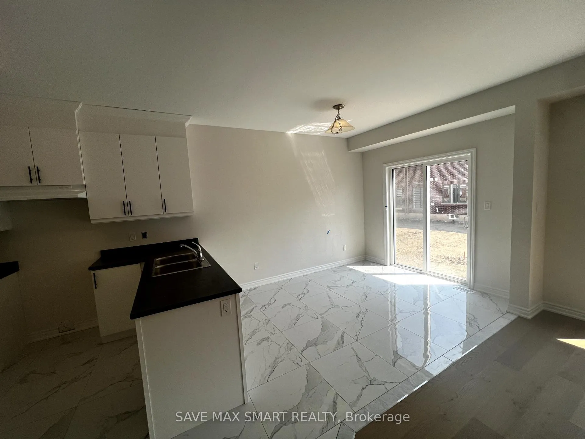 Photo 24 of 36 Huntsworth Avenue, Thorold, Thorold Downtown — HOMEH