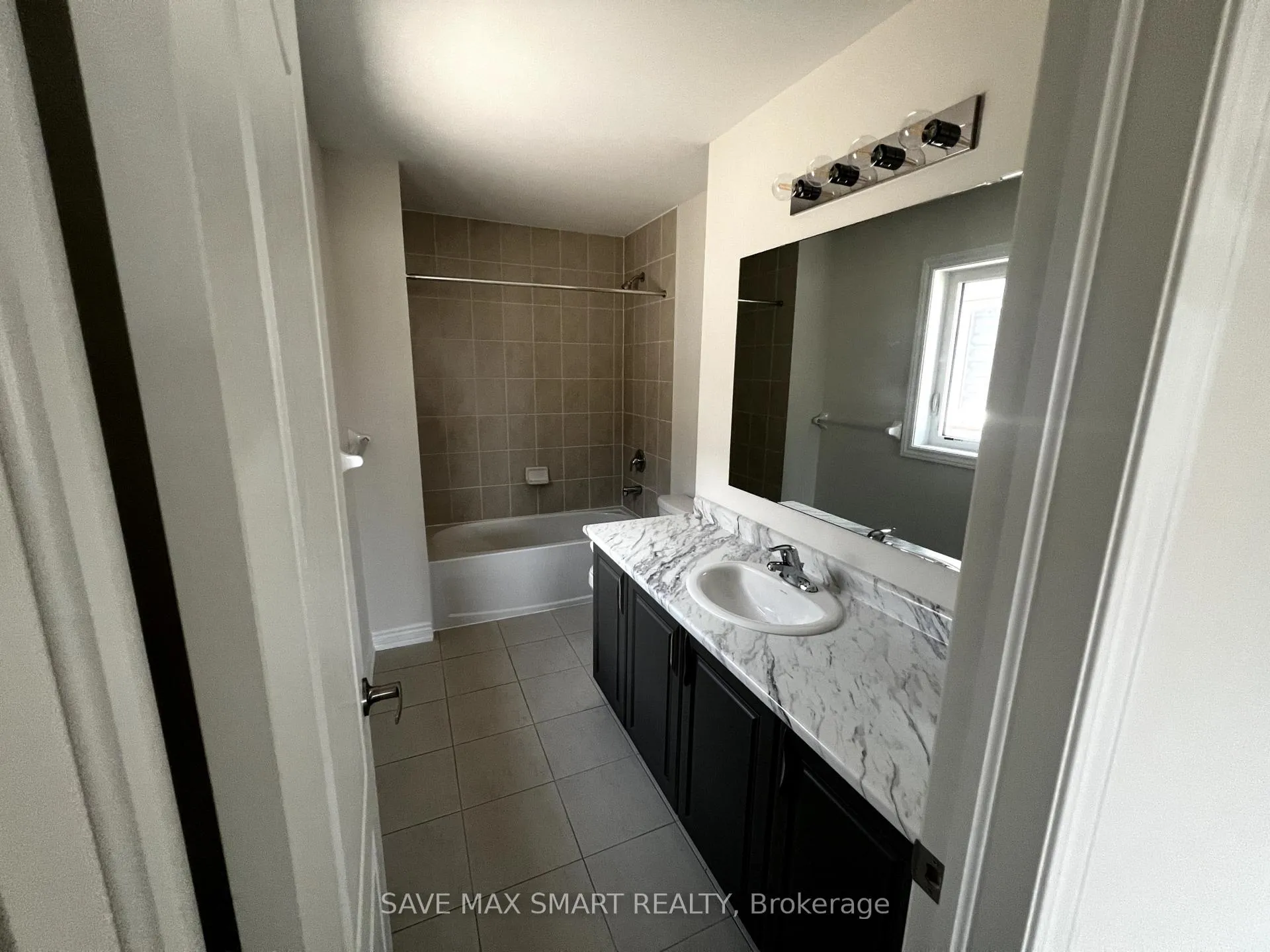 Photo 46 of 36 Huntsworth Avenue, Thorold, Thorold Downtown — HOMEH