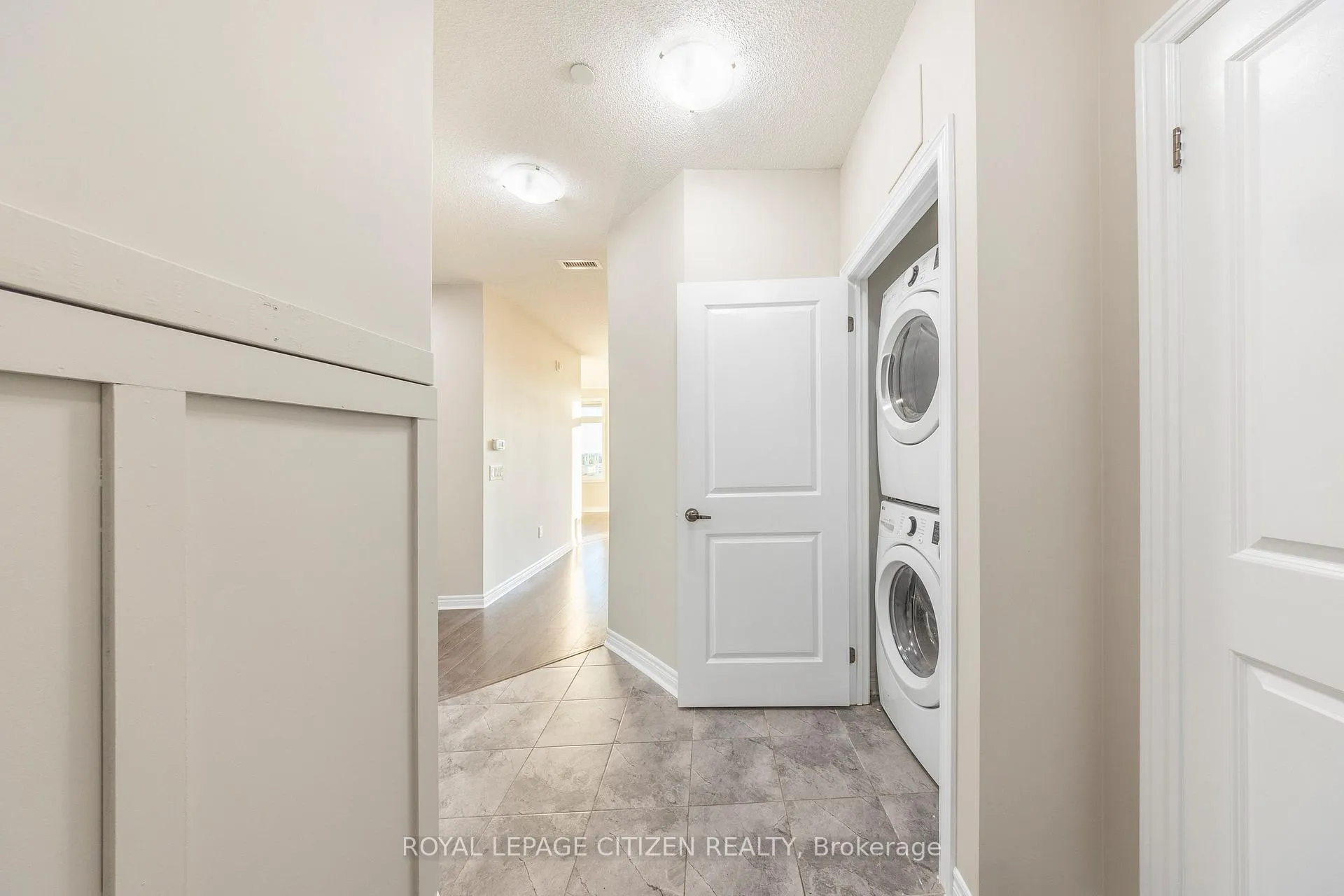 Photo 3 of Unit 706, 39 New Delhi Drive, Markham, Cedarwood — HOMEH