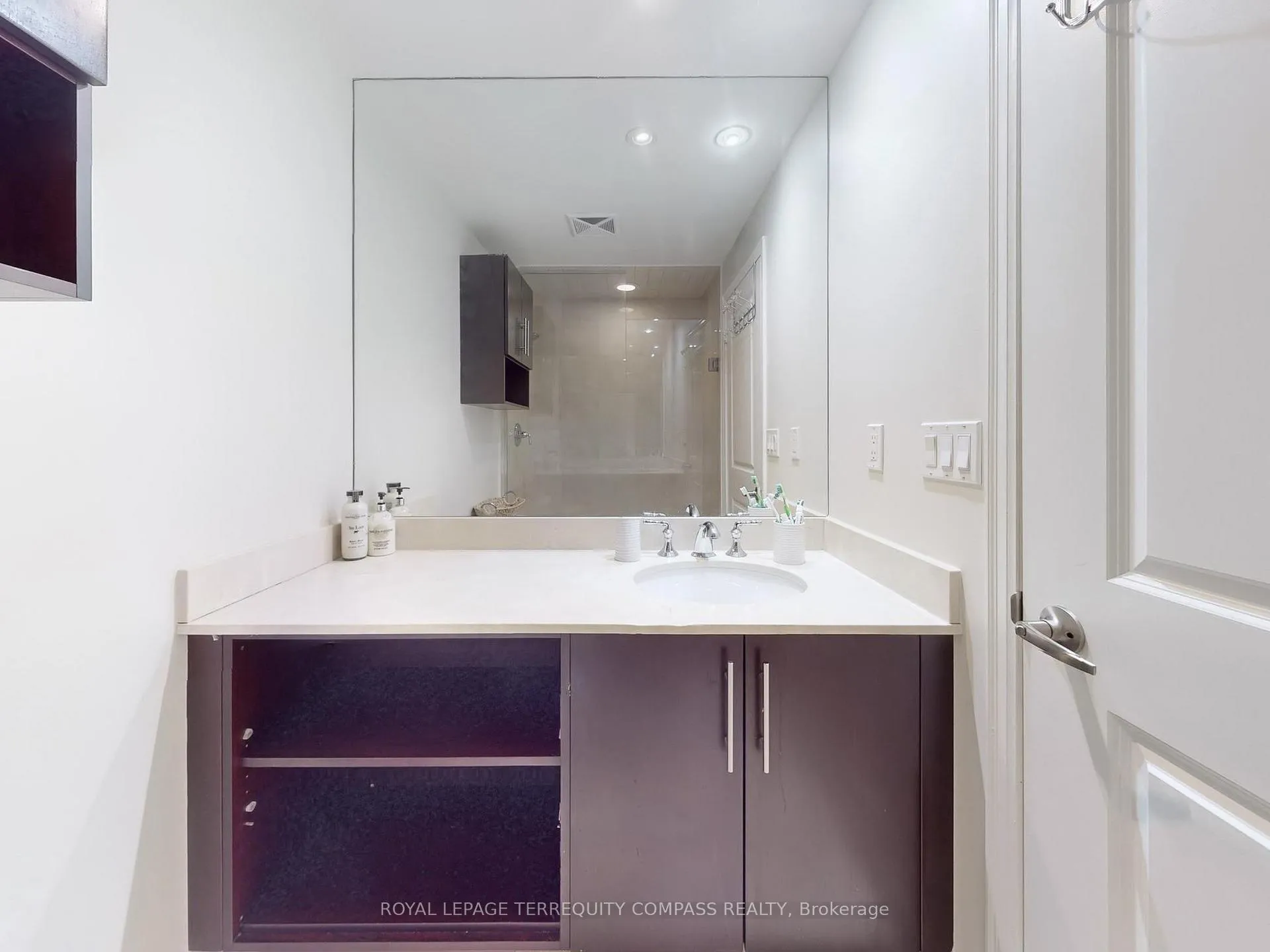 Photo 16 of Unit 1107, 628 Fleet Street, Toronto, Niagara — HOMEH