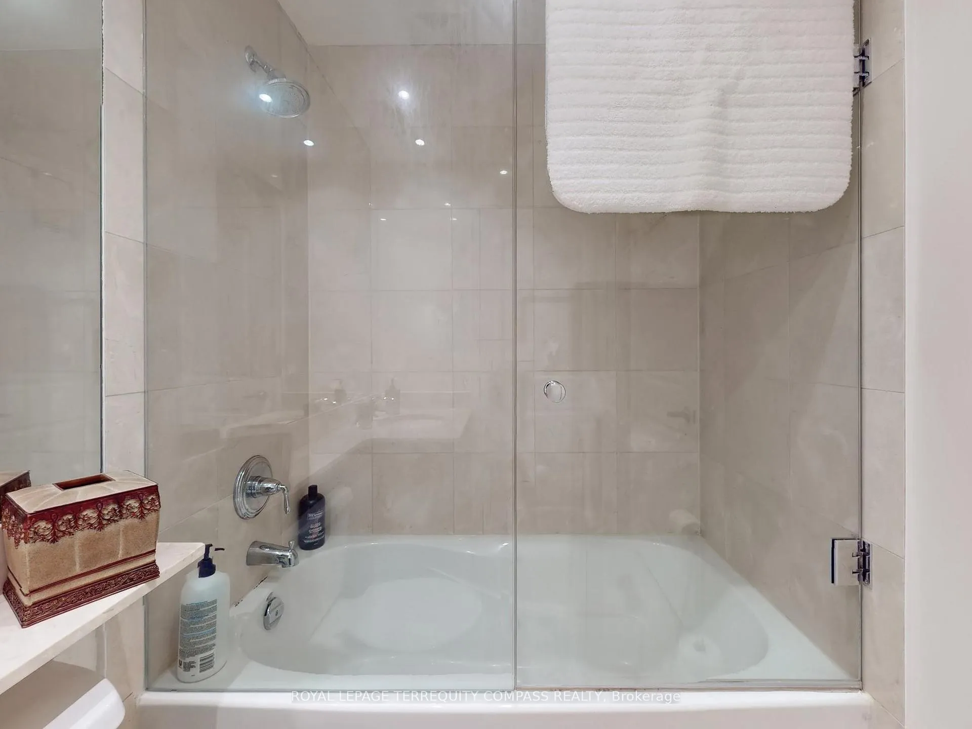 Photo 22 of Unit 1107, 628 Fleet Street, Toronto, Niagara — HOMEH