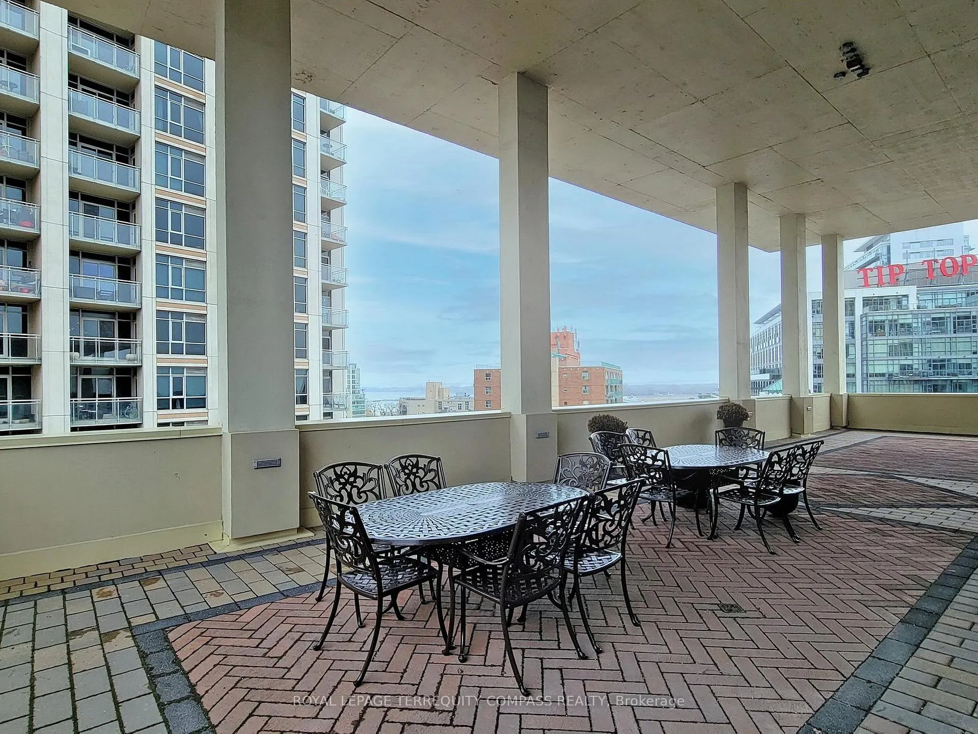 Photo 37 of Unit 1107, 628 Fleet Street, Toronto, Niagara — HOMEH